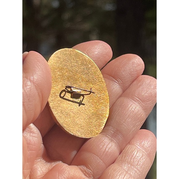 Vintage Sochi USSR‎ Pin Badge RSFSR City Coat of Arms Enamel Collectible - Picture 6 of 7